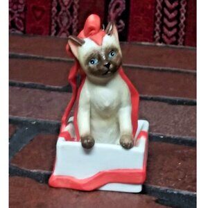 Bow Brummel by Irene Spencer Siamese Cat Ornament Christmas - Made by Roman 1989